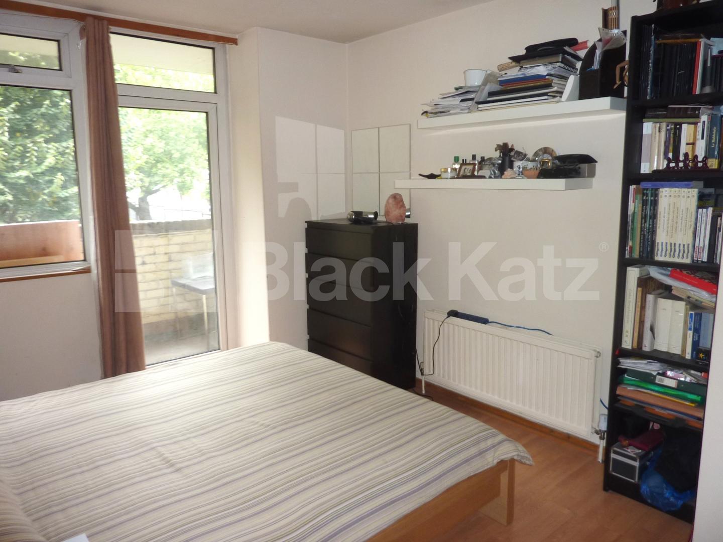 			NEW INSTRUCTION!, 3 Bedroom, 1 bath, 1 reception Flat			 New Orleans Walk, ARCHWAY